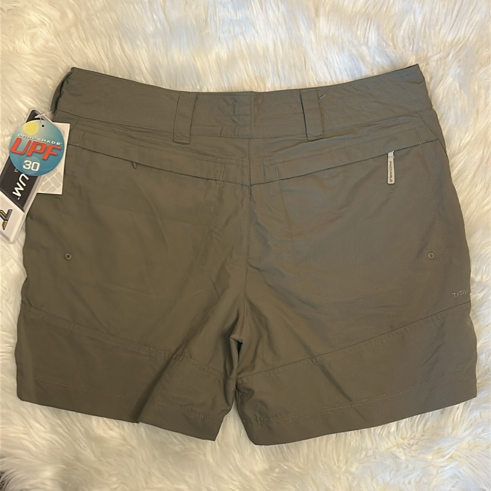 NWT Columbia Women's Shorts - Picture 3 of 9